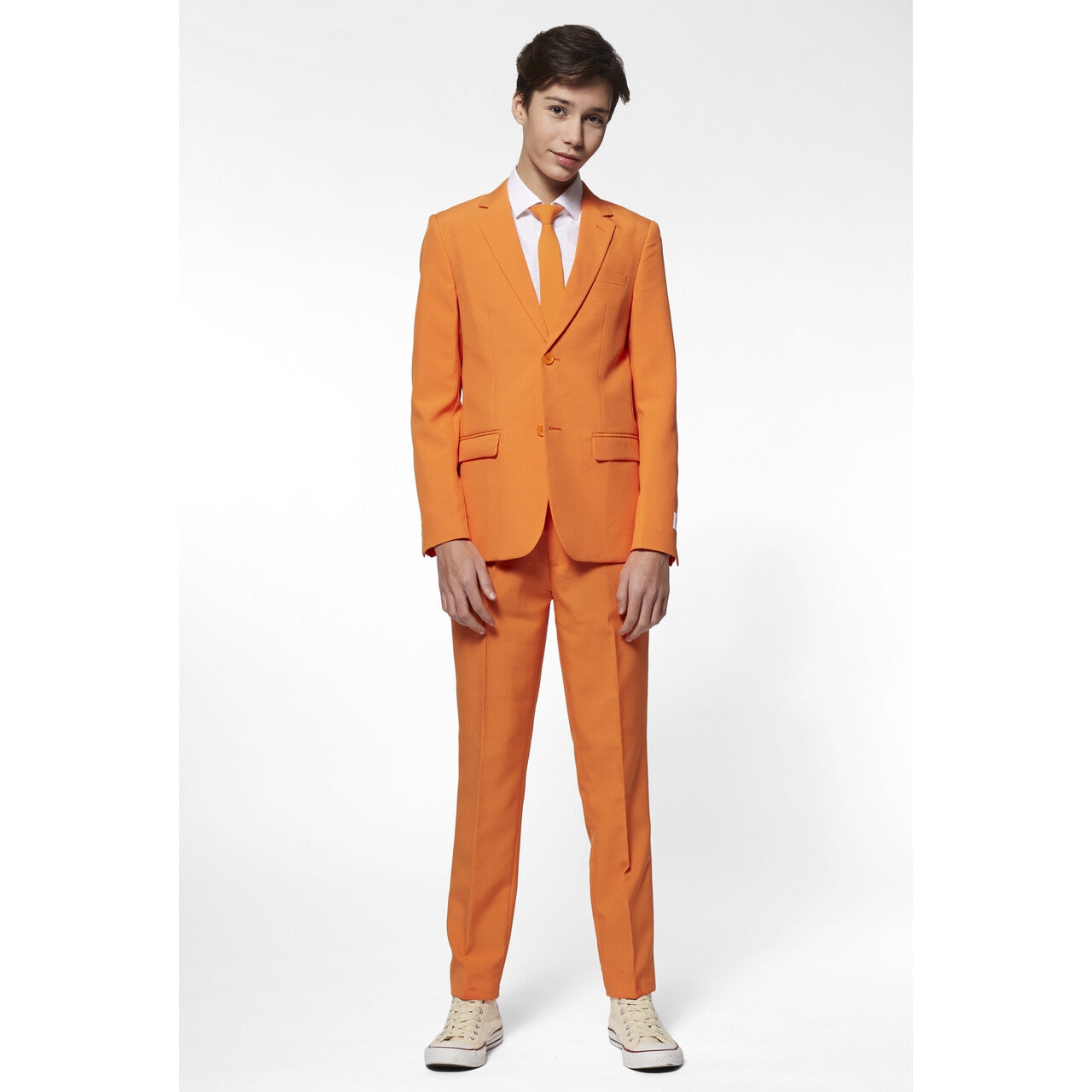 Op deze afbeelding zie je een Kostuums, van het merk Opposuits. Onoverwinnelijk In Oranje Jongen Kostuum