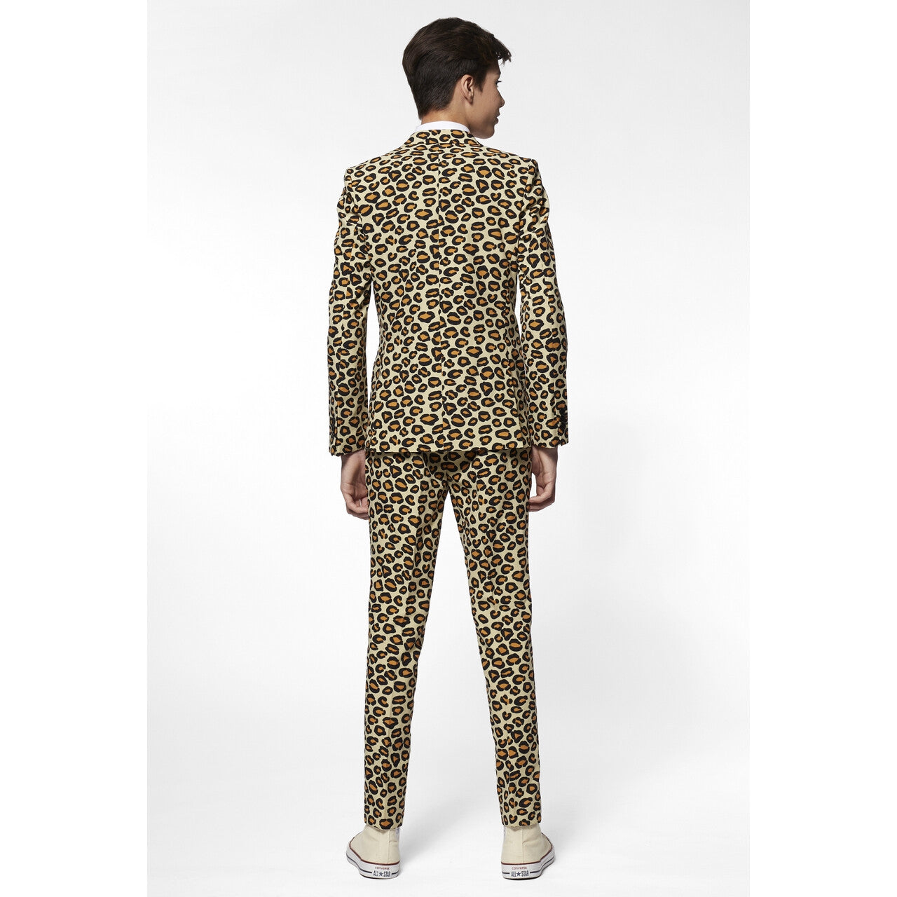 Op deze afbeelding zie je een Kostuums, van het merk Opposuits. The Jag Tijdloos Luipaardprint Jongen Kostuum