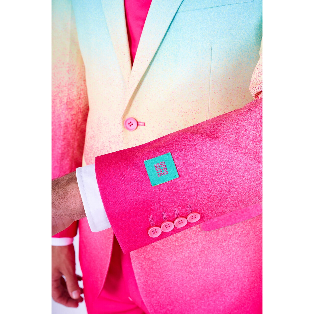 Op deze afbeelding zie je een Kostuums, van het merk Opposuits. Funky Pink Fade Man Kostuum
