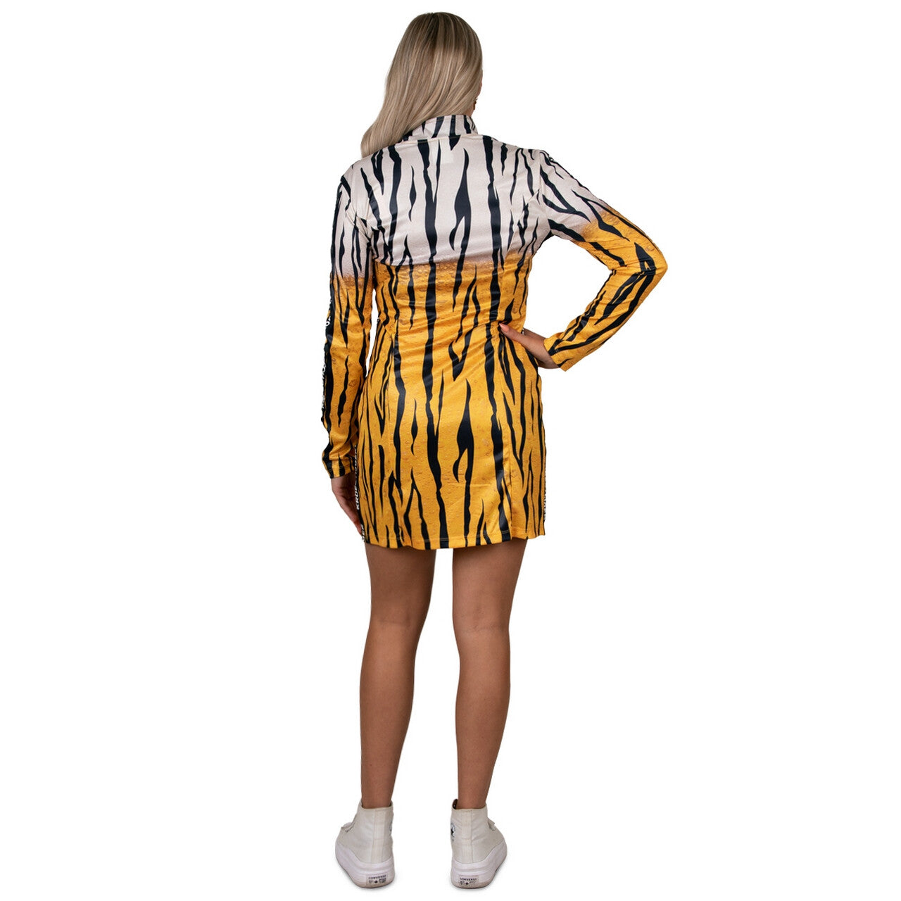 Op deze afbeelding zie je een Kostuums, van het merk PartyXplosion. Wilde Bier Kroegtijger Vrouw Kostuum