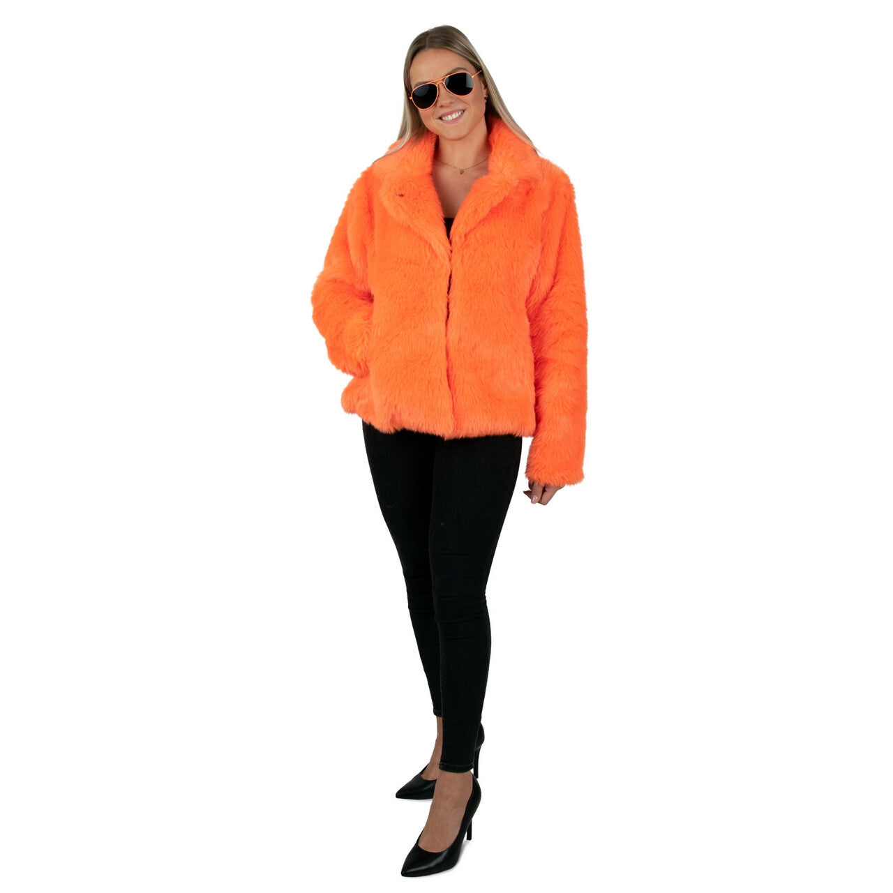 Op deze afbeelding zie je een Kostuums, van het merk PartyXplosion. Bontjas Mevrouw Oranje Boven