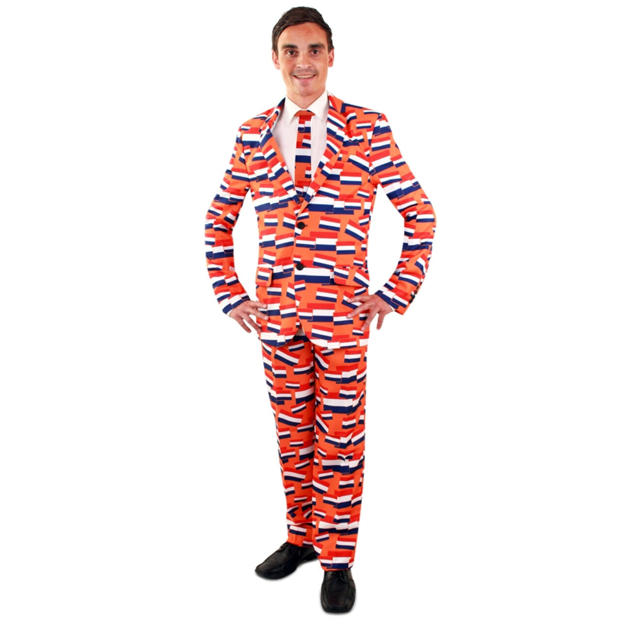 Op deze afbeelding zie je een Kostuums, van het merk PartyXplosion. Nederland Oranje Driekleur Vlaggetjes Man Kostuum
