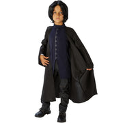 Op deze afbeelding zie je een Kostuums, van het merk Rubies. Snape Kostuum Kind