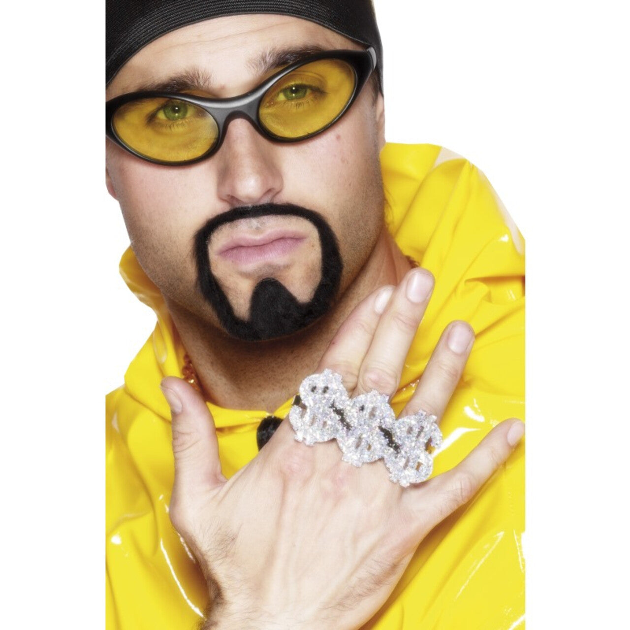 Op deze afbeelding zie je een Accessoires, van het merk Smiffy's. 3 In 1 Dollar Rapper Ring