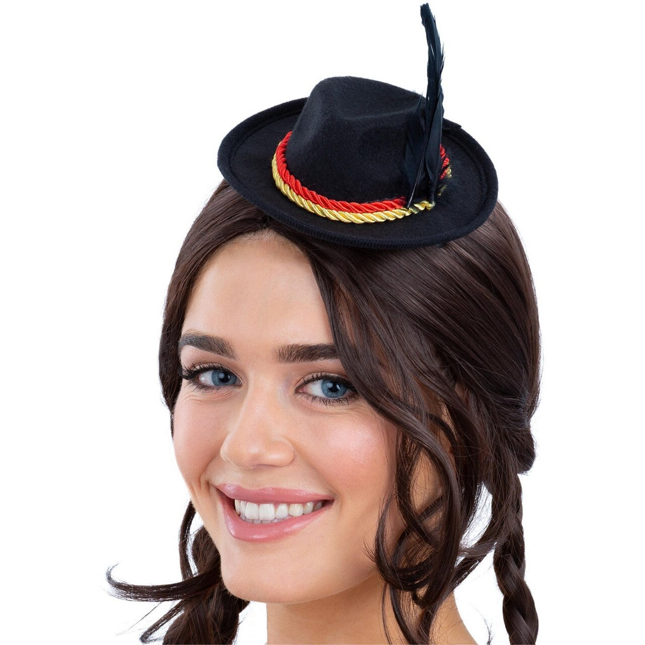 Op deze afbeelding zie je een Accessoires, van het merk Smiffy's. Mini Hoed Tina Tirol Zwart