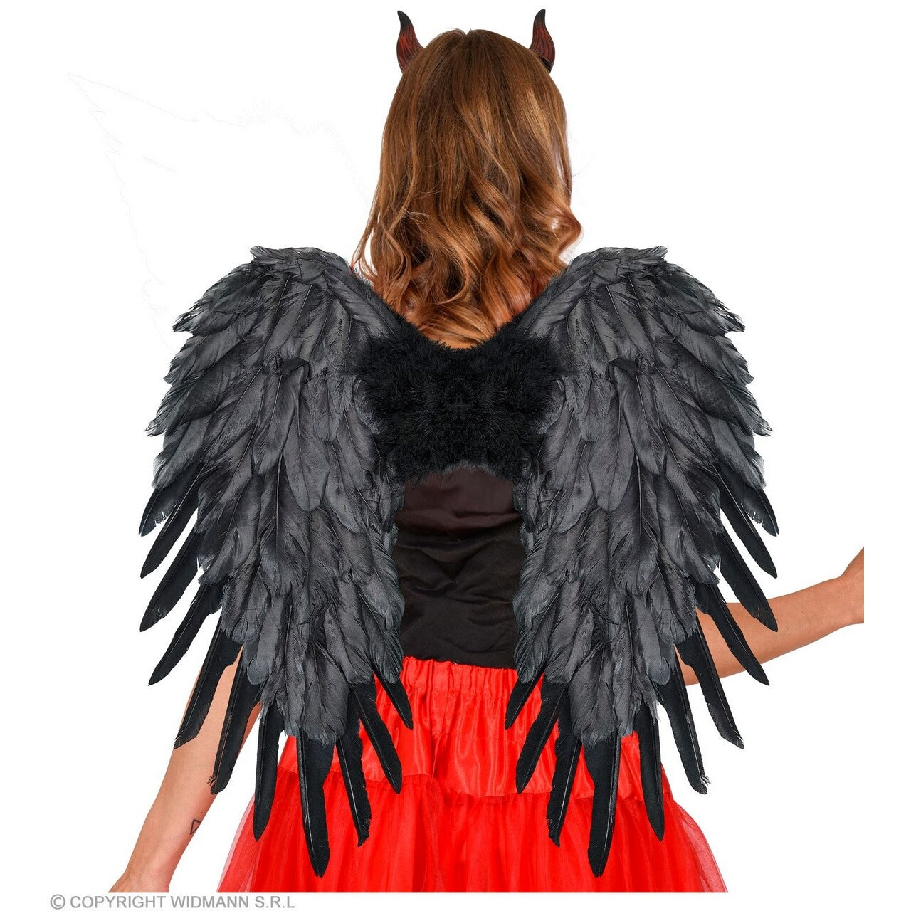Op deze afbeelding zie je een Accessoires, van het merk Widmann. Dark Angel Vleugels Zwart Met Veren