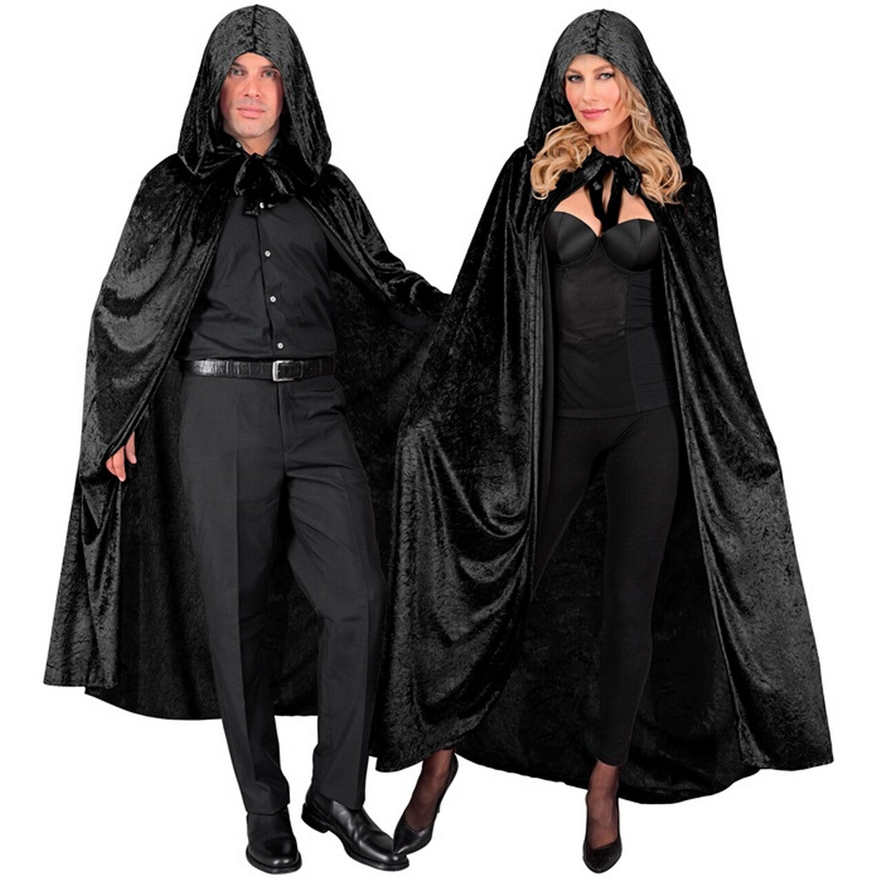 Op deze afbeelding zie je een Kostuums, van het merk Widmann. Fluwelen Cape Zwart 140 Centimeter