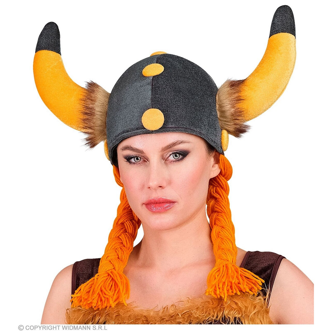 Op deze afbeelding zie je een Accessoires, van het merk Widmann. Viking Helm Met Oranje Vlechten