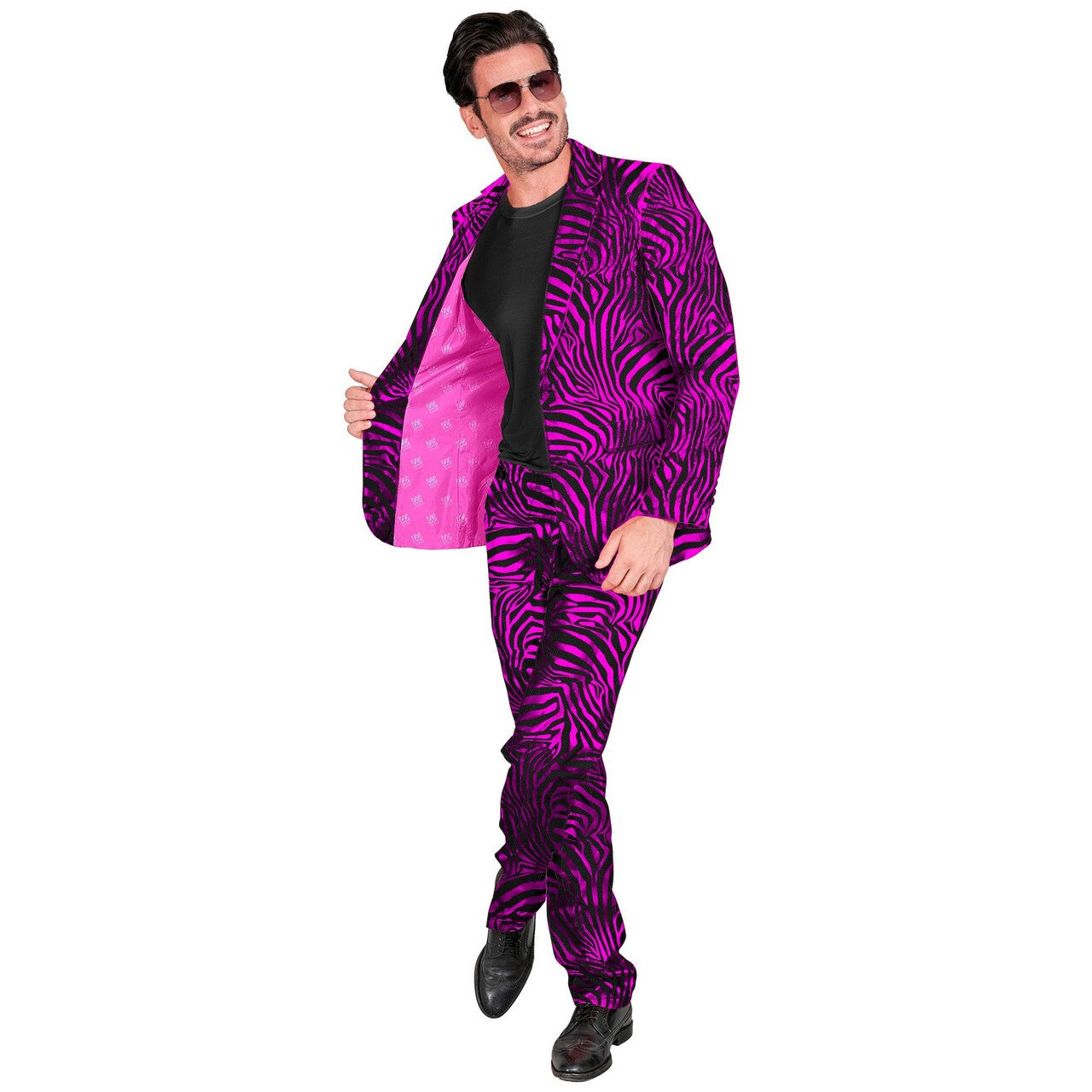 Op deze afbeelding zie je een Kostuums, van het merk Widmann. Pooier Paul Zebra Roze Man Kostuum