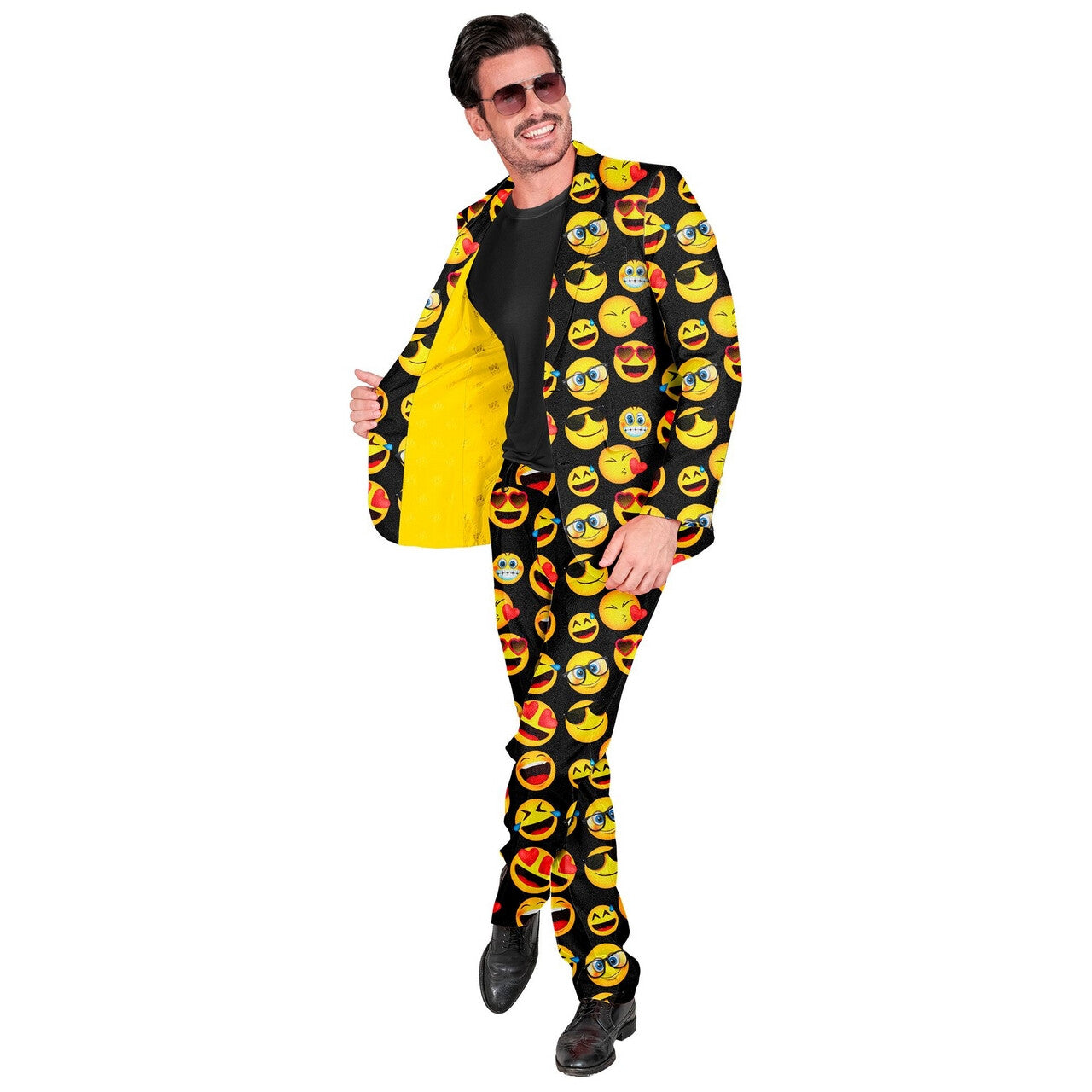 Op deze afbeelding zie je een Kostuums, van het merk Widmann. Emojis Taking Over Man Kostuum