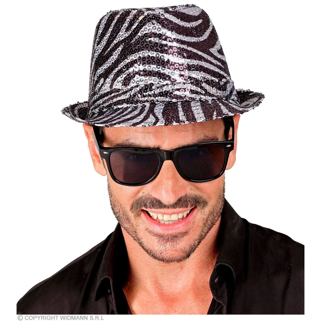 Op deze afbeelding zie je een Accessoires, van het merk Widmann. Pailletten Gangster Hoed Zebra