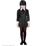 Op deze afbeelding zie je een Kostuums, van het merk Widmann. Wednesday Addams Lief Meisje Kostuum