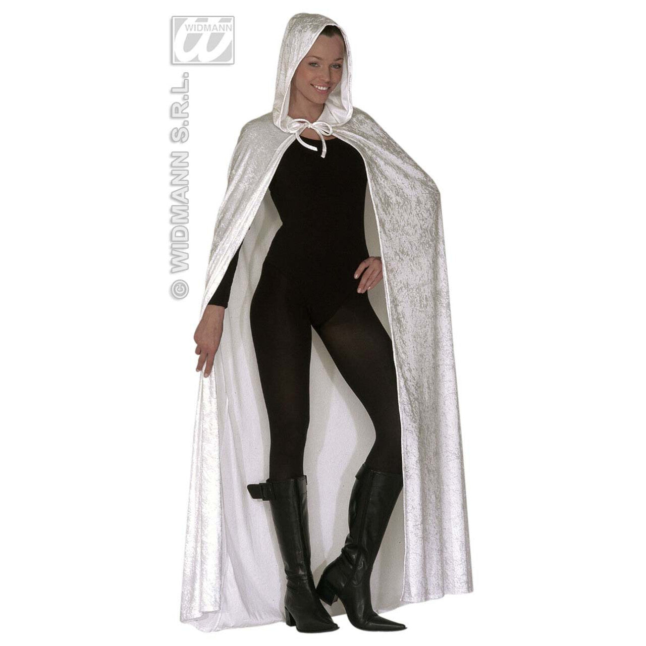 Op deze afbeelding zie je een Accessoires, van het merk Widmann. Luxe Cape Wit, 150 Centimeter