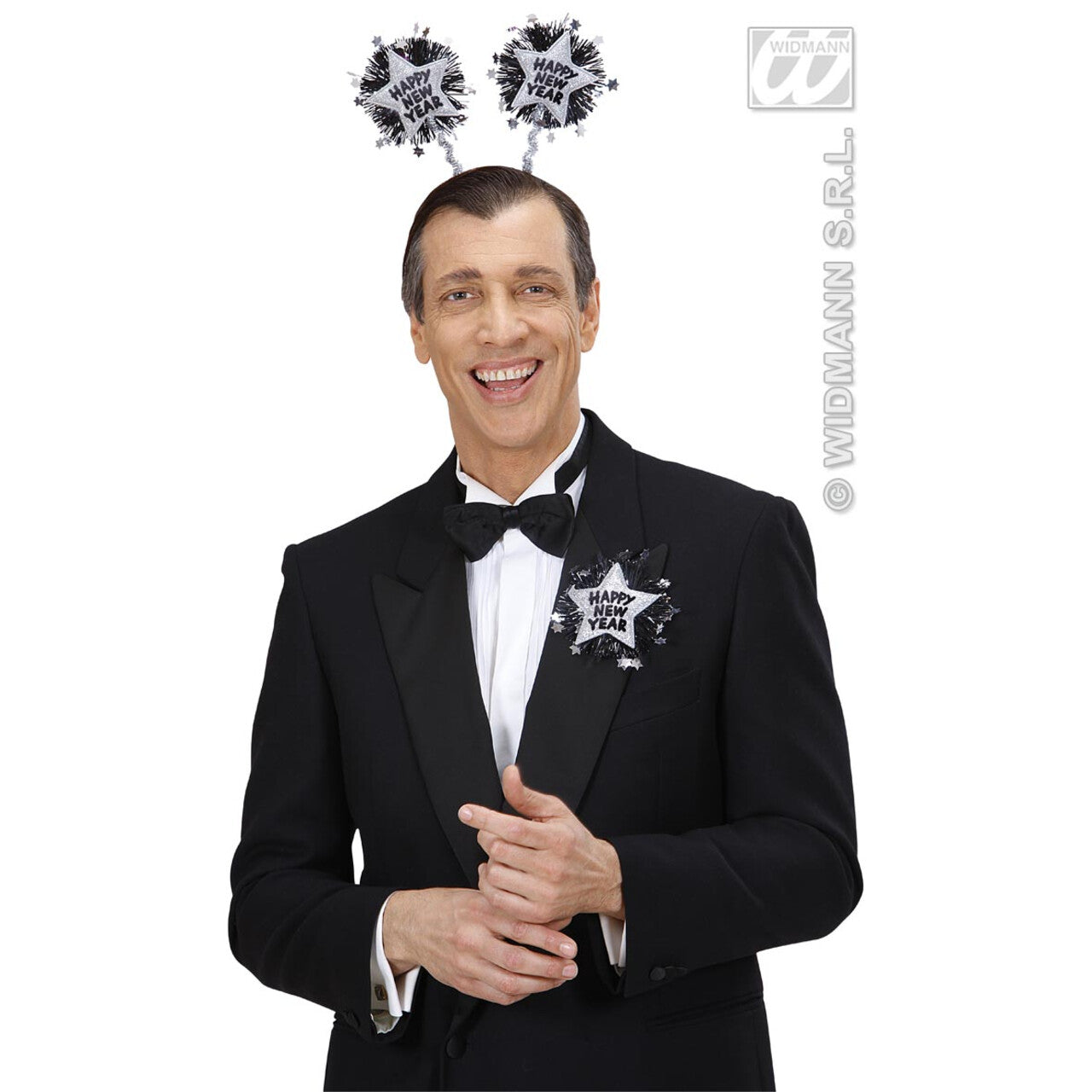 Op deze afbeelding zie je een Accessoires, van het merk Widmann. Bopper En Broche Happy New Year Zilver