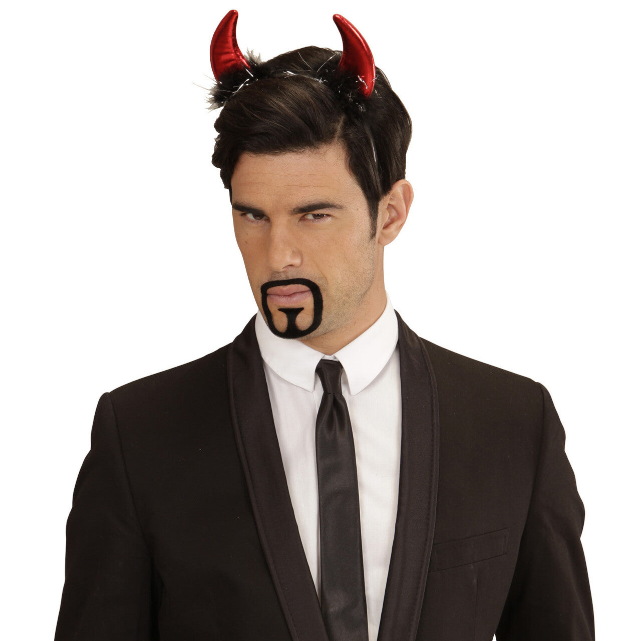 Op deze afbeelding zie je een Accessoires, van het merk Widmann. Evil Red Duivelshoorntje Metallic Met Marabou