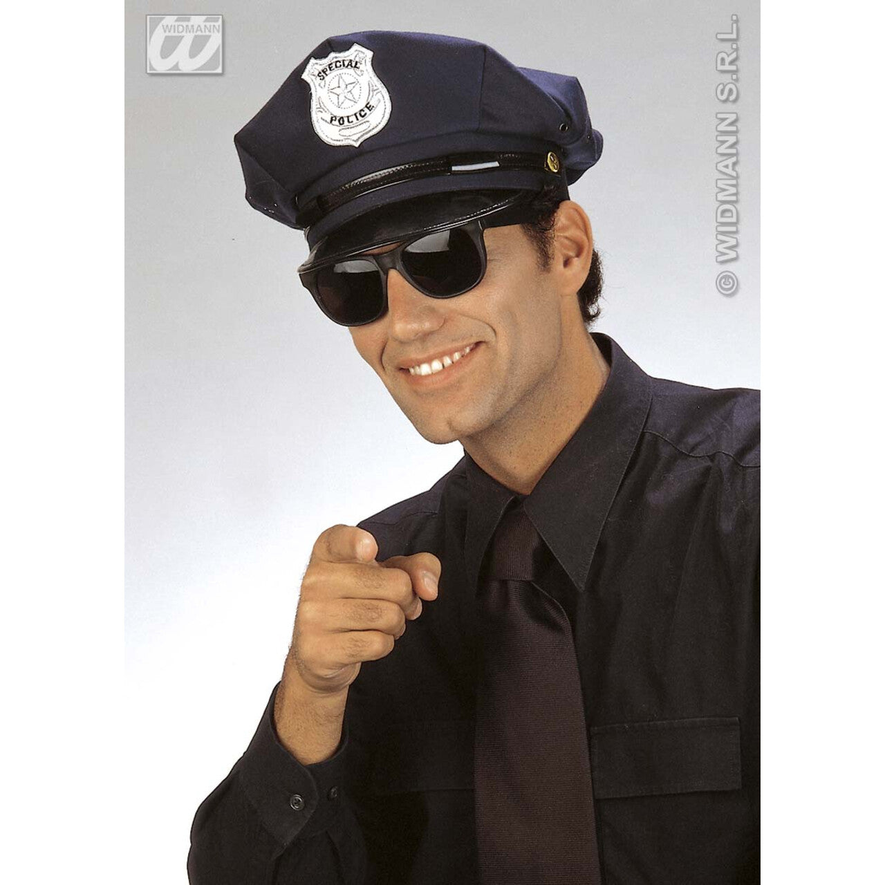 Op deze afbeelding zie je een Accessoires, van het merk Widmann. Stoffen Politiepet