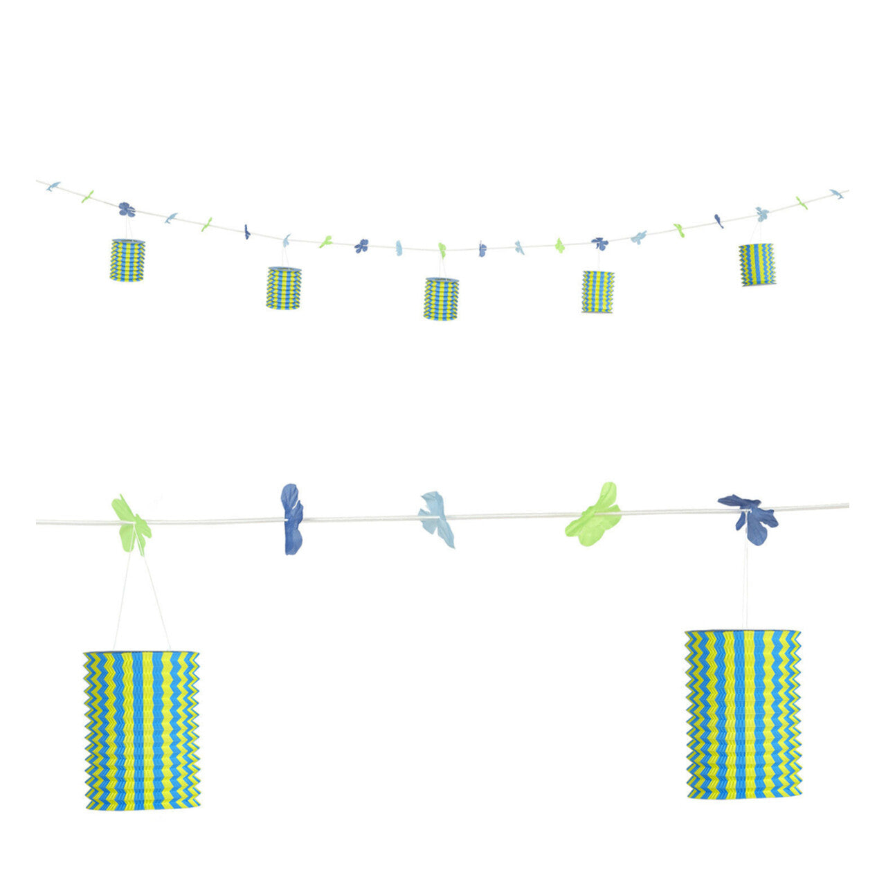 Op deze afbeelding zie je een Decoratie, van het merk Widmann. Feestelijke Slinger Met Lampions En Bloemen Blauw / Geel, 3 Meter