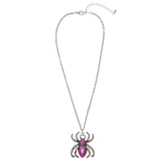 Op deze afbeelding zie je een Accessoires, van het merk Widmann. Horror Ketting Zilver Met Paarse Spin, Strass