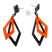 Op deze afbeelding zie je een Accessoires, van het merk Widmann. 70er Jaren Oorbellen Ruit Neon, Zwart / Oranje