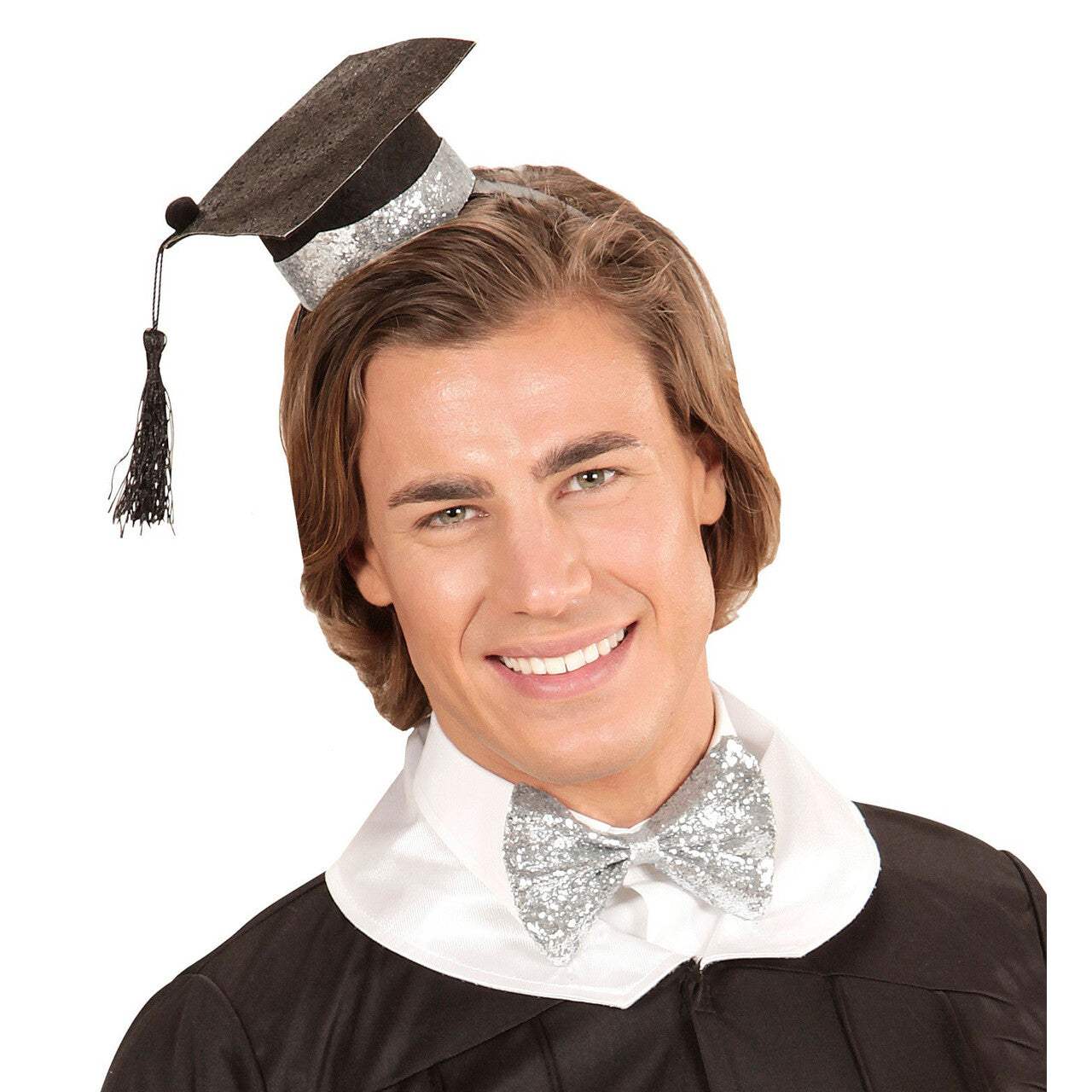 Op deze afbeelding zie je een Accessoires, van het merk Widmann. Afgestudeerde Set College