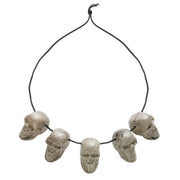 Op deze afbeelding zie je een Accessoires, van het merk Widmann. Basic Ketting Schedels