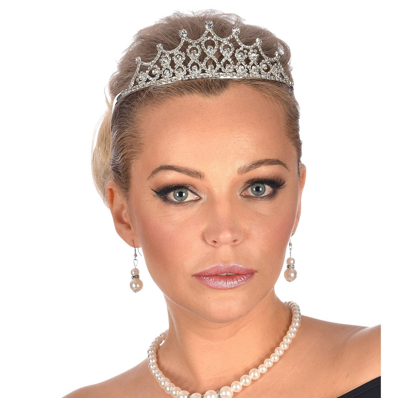 Op deze afbeelding zie je een Accessoires, van het merk Widmann. Koninklijke Tiara Strass Steentjes Amalia