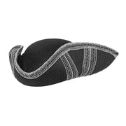 Op deze afbeelding zie je een Accessoires, van het merk Widmann. Tricorn Driesteek Met Zilveren Stiksels Edelman