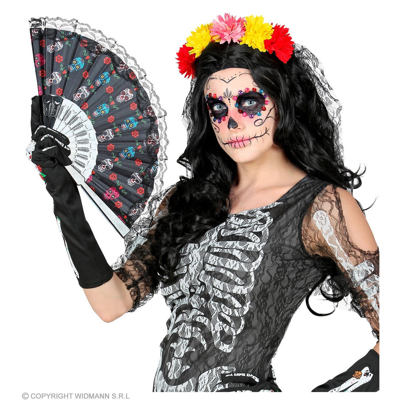 Op deze afbeelding zie je een Accessoires, van het merk Widmann. Dia De Los Muertos Sluier Met Gekleurde Bloemen