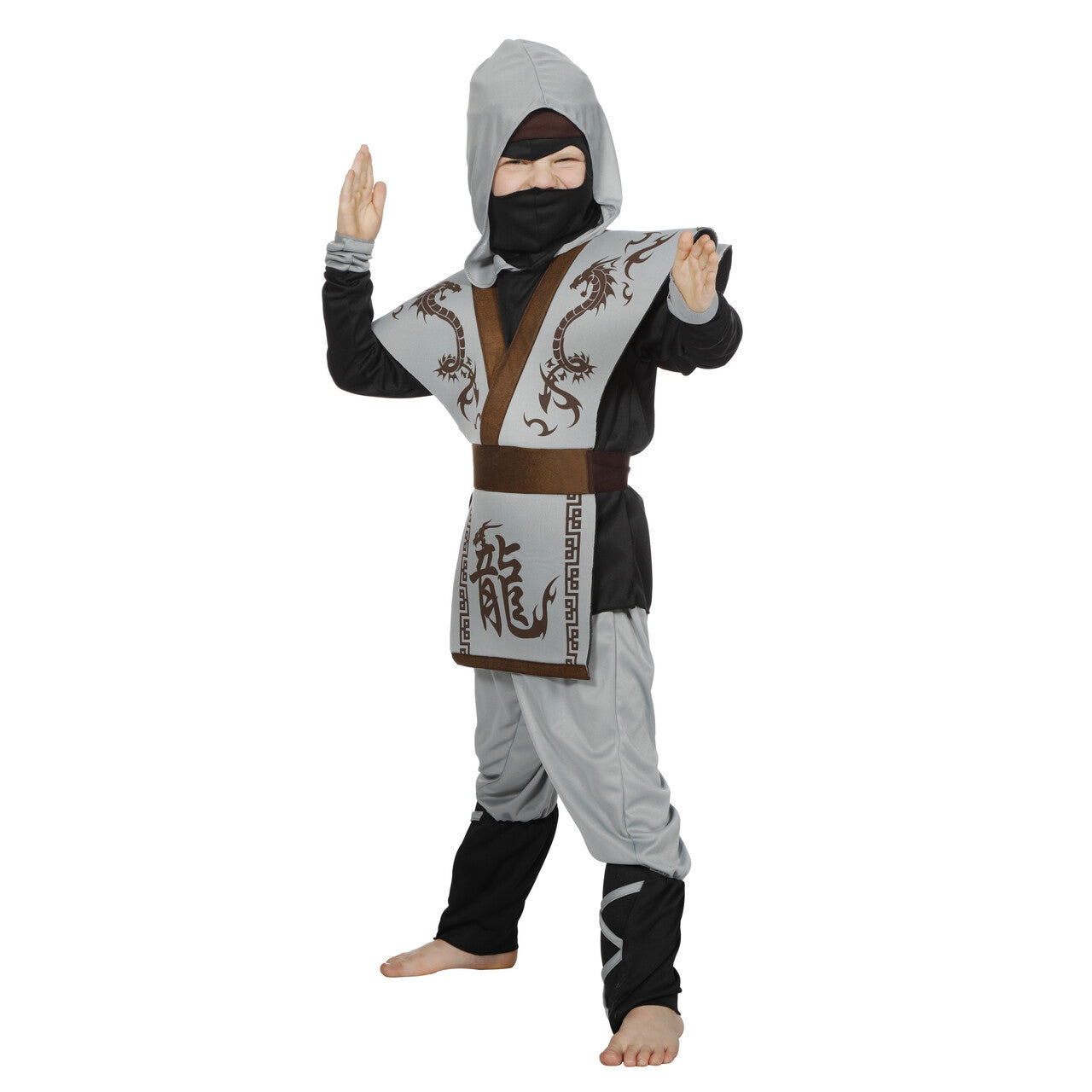 Op deze afbeelding zie je een Kostuums, van het merk Wilbers. Ninja Dolle Draak Grijs Jongen Kostuum
