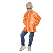 Op deze afbeelding zie je een Kostuums, van het merk Wilbers. Oranje Ruchesblouse Satijn Foute Disco Kind