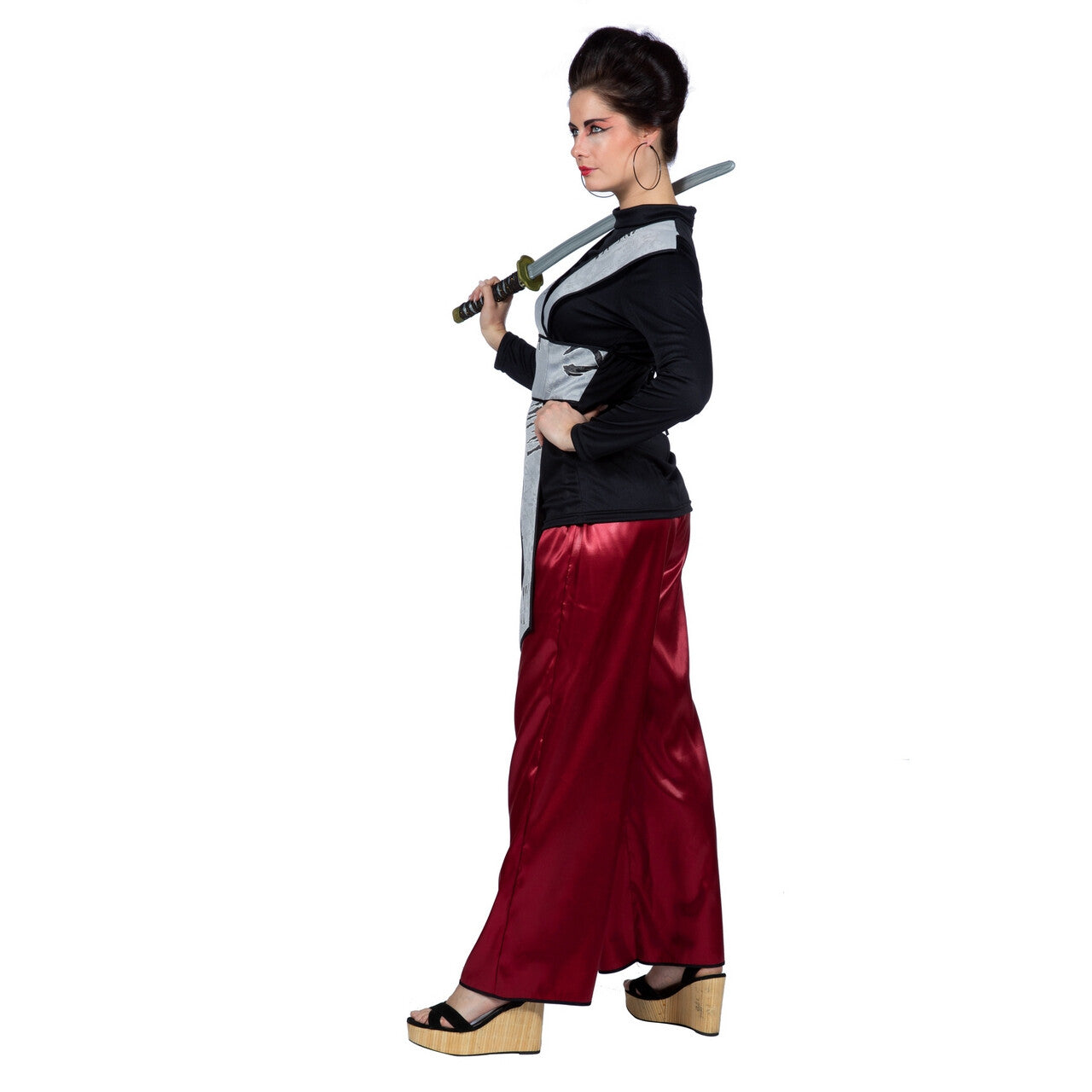 Op deze afbeelding zie je een Kostuums, van het merk Wilbers. Onverstoorbare Samurai Krijger Japan Vrouw Kostuum