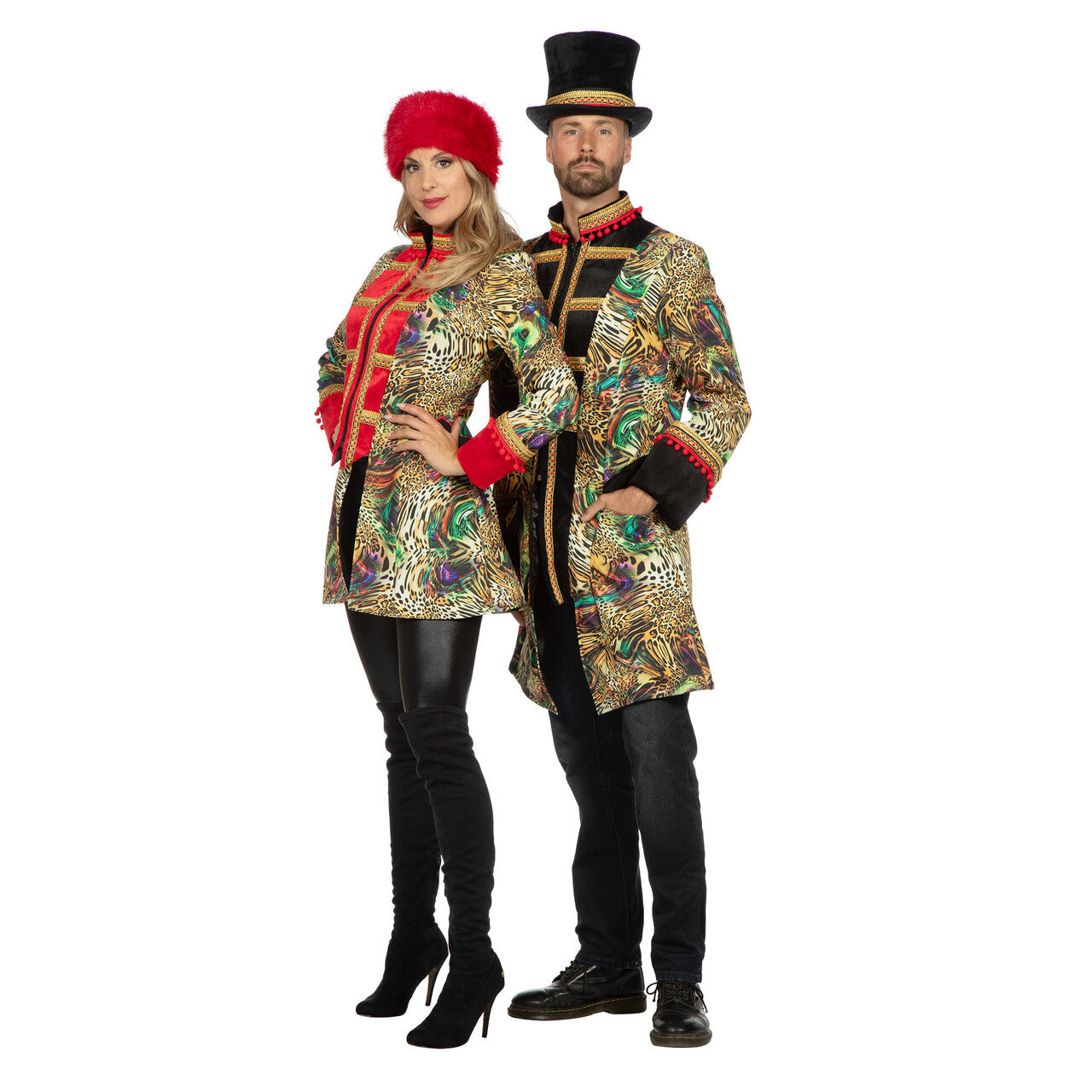 Op deze afbeelding zie je een Kostuums, van het merk Wilbers. Luxe Panterwilde Jas Rood Vrouw