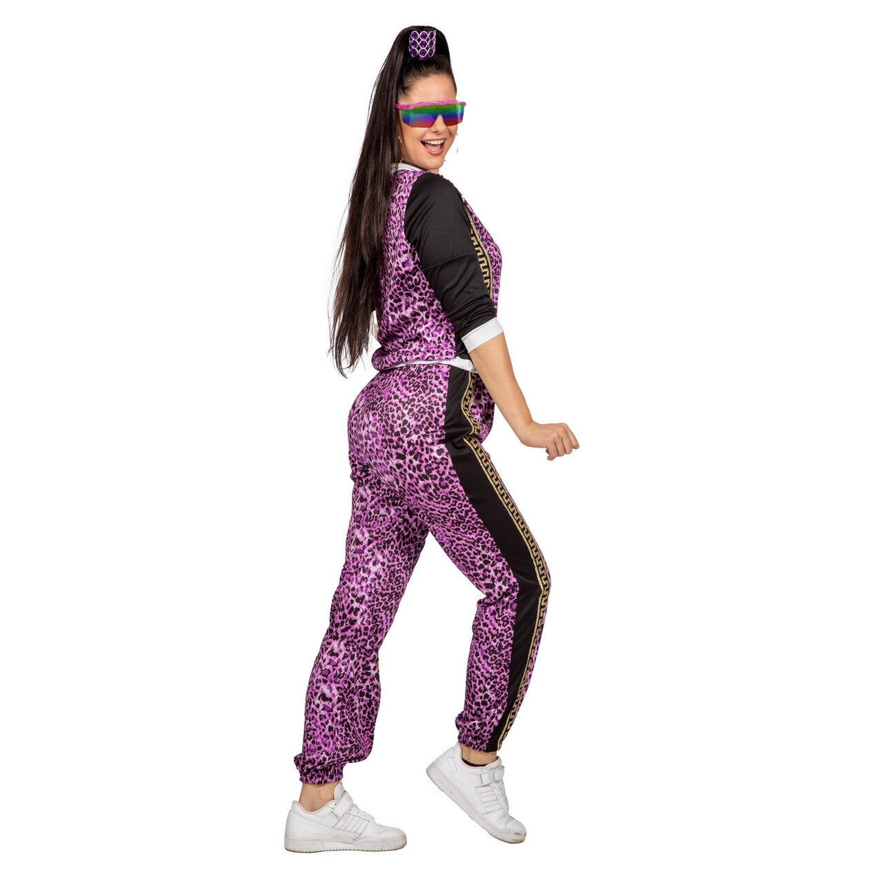 Op deze afbeelding zie je een Kostuums, van het merk Wilbers. Paarse Panter Purrrfect Trainingspak Vrouw Kostuum