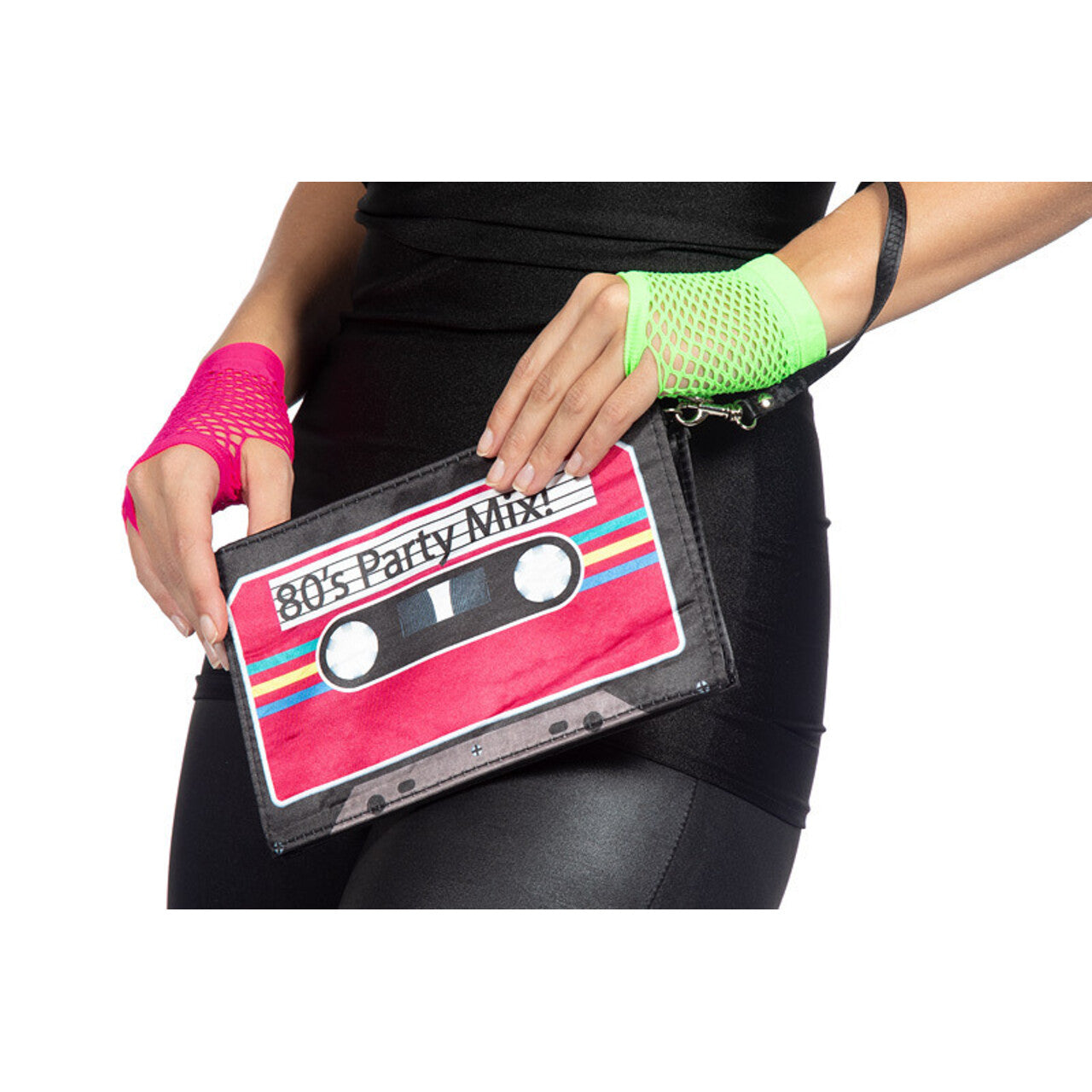 Op deze afbeelding zie je een Accessoires, van het merk Wilbers. Oldskool Tas Cassettebandje 80s Party Mix