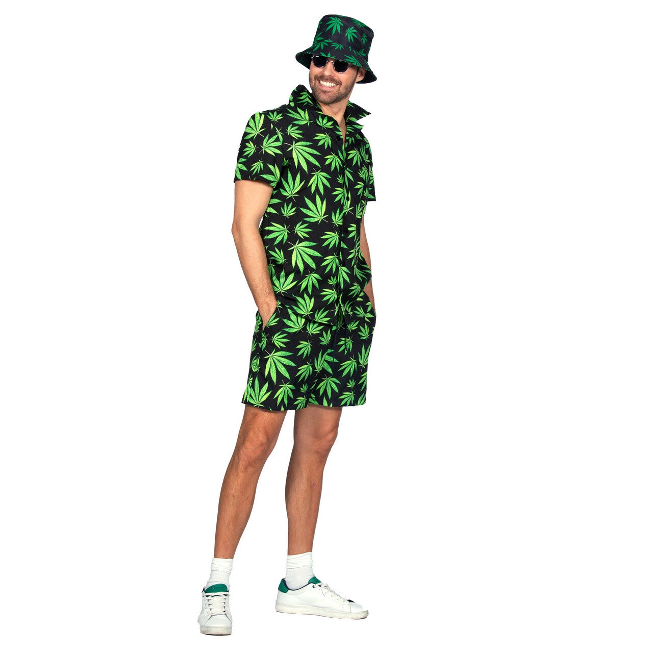 Op deze afbeelding zie je een Kostuums, van het merk Wilbers. Rico Relax Festival Green Man Kostuum