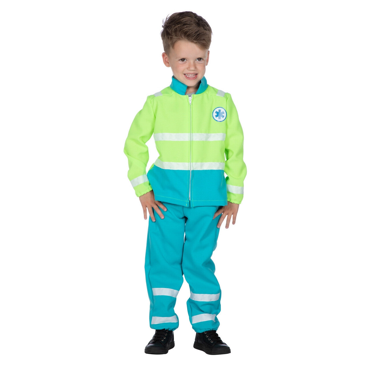 Op deze afbeelding zie je een Kostuums, van het merk Wilbers. Hulp Is Onderweg Ambulance Medewerker Jongen Kostuum