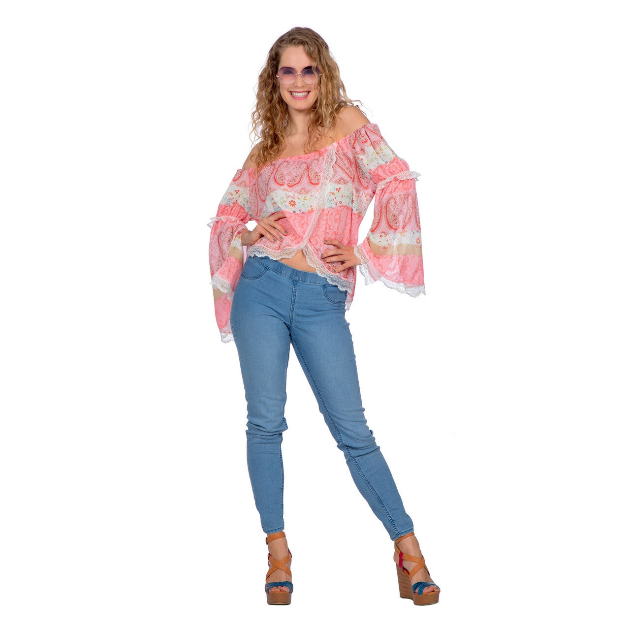 Op deze afbeelding zie je een Kostuums, van het merk Wilbers. Sexy Bohemien Festival Top Vrouw