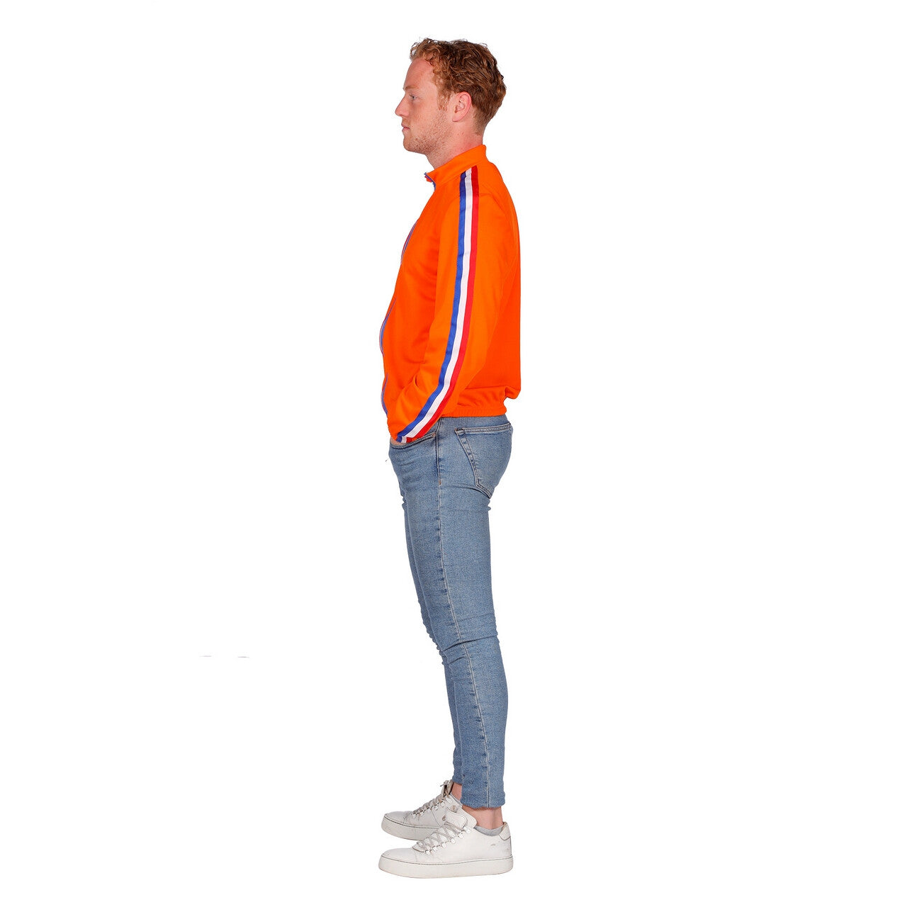 Op deze afbeelding zie je een Kostuums, van het merk Wilbers. Sportief Oranje Trainingsjack Holland Man